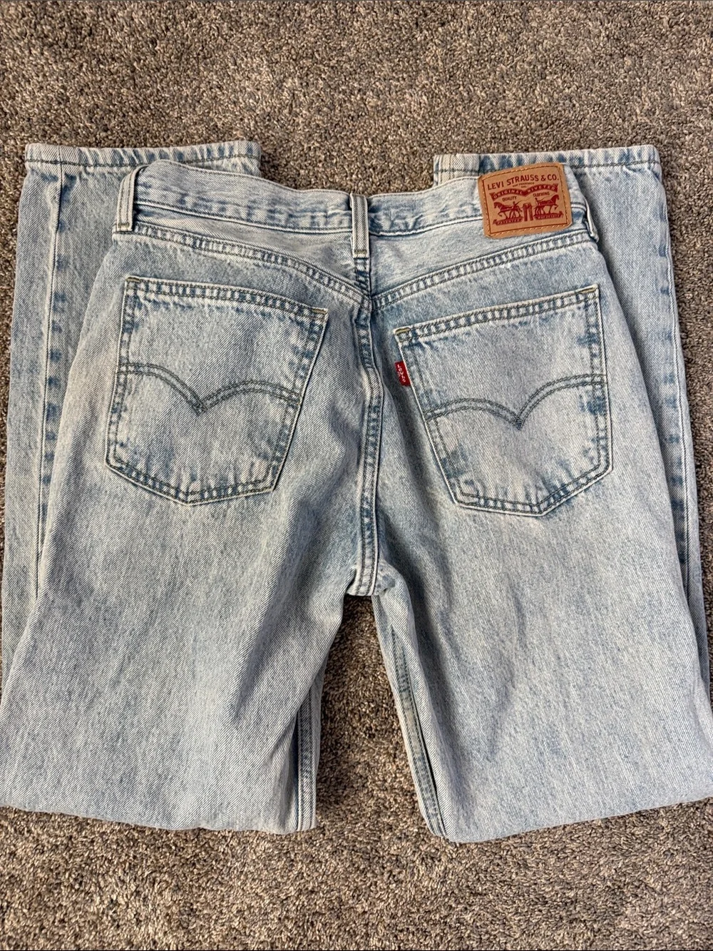 Levi’s Low Pro Straight Jeans - Picture 2 of 2